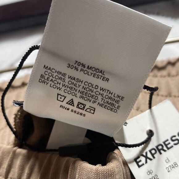 Express Super High Waisted Silky Sueded Jersey Joggers Blush Taupe XL NWT - Picture 11 of 12
